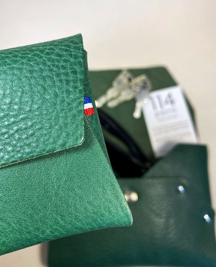 Petit sac en cuir vert et son porte-monnaie assorti