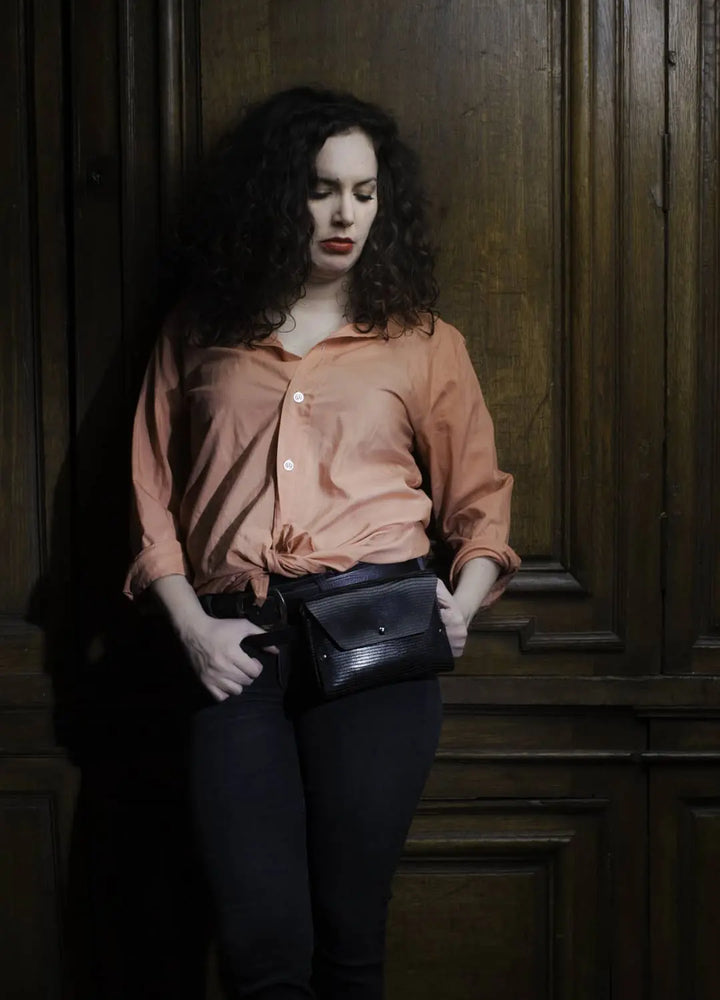 Petit sac en cuir noir iguane et son porte monnaie assorti