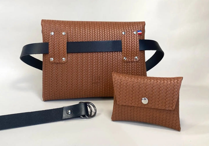 Petit sac en cuir tressé chocolat et son porte-monnaie assorti