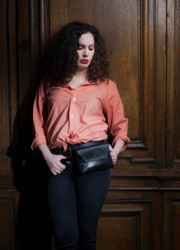 Petit sac en cuir noir iguane et son porte monnaie assorti