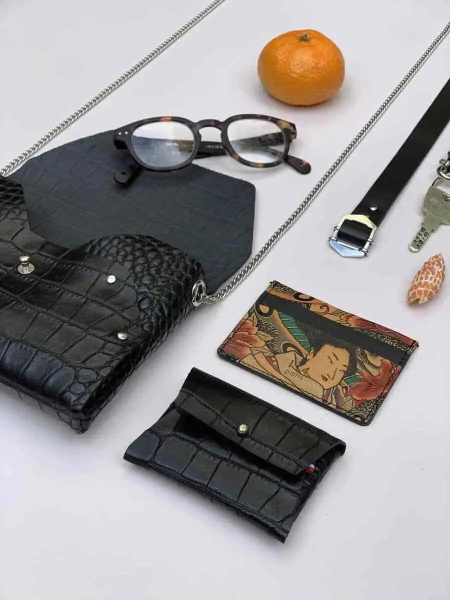 Sac croco noir en cuir modèle Pliage et son porte monnaie assorti