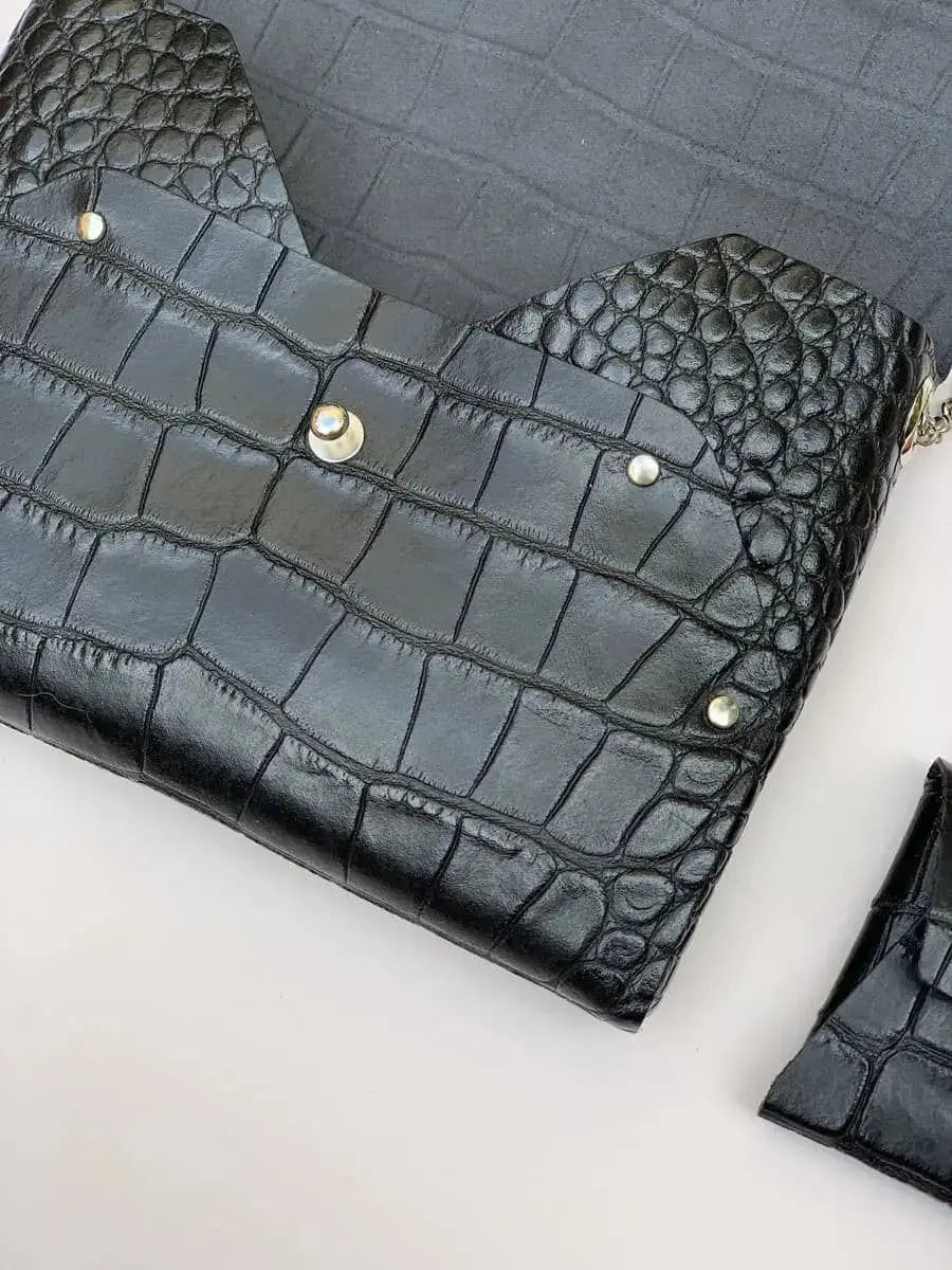 Sac croco noir en cuir modèle Pliage et son porte monnaie assorti