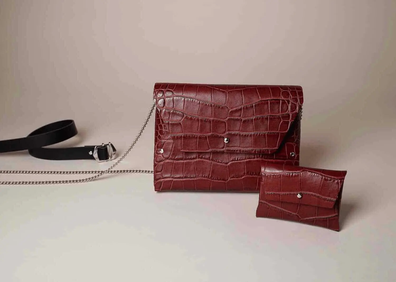 Sac en cuir marron façon croco avec son porte monnaie assorti