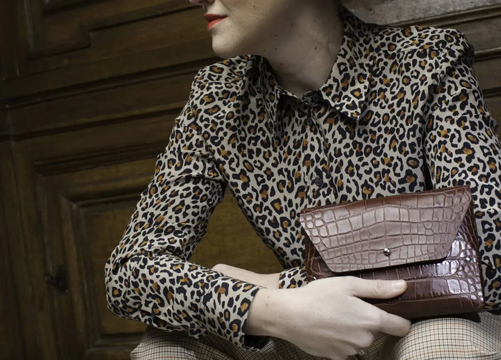 Sac en cuir marron façon croco avec son porte monnaie assorti