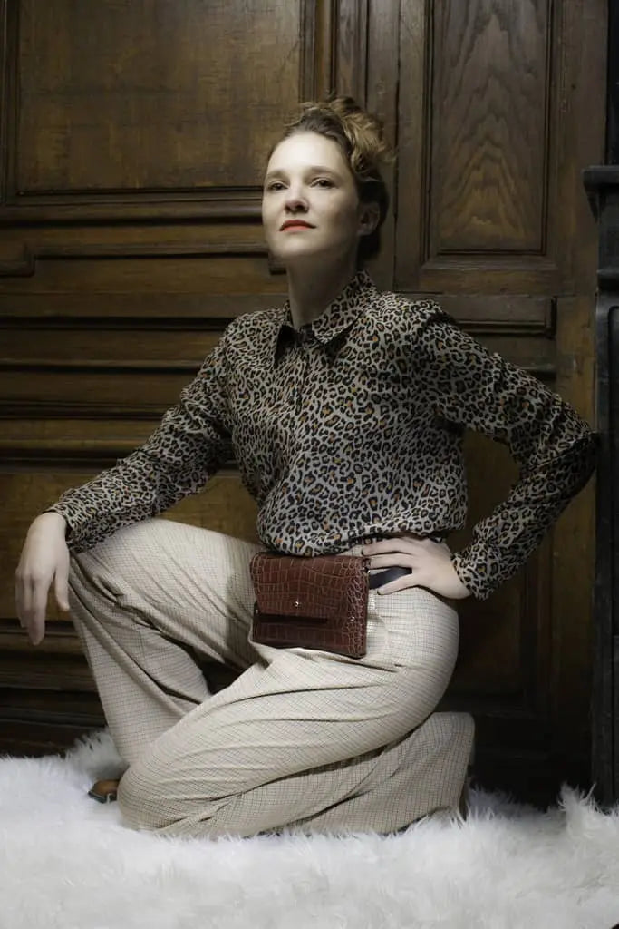 Sac en cuir marron façon croco avec son porte monnaie assorti