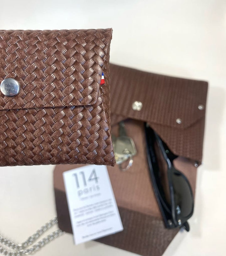 Petit sac en cuir marron façon tressé et son porte-monnaie assorti